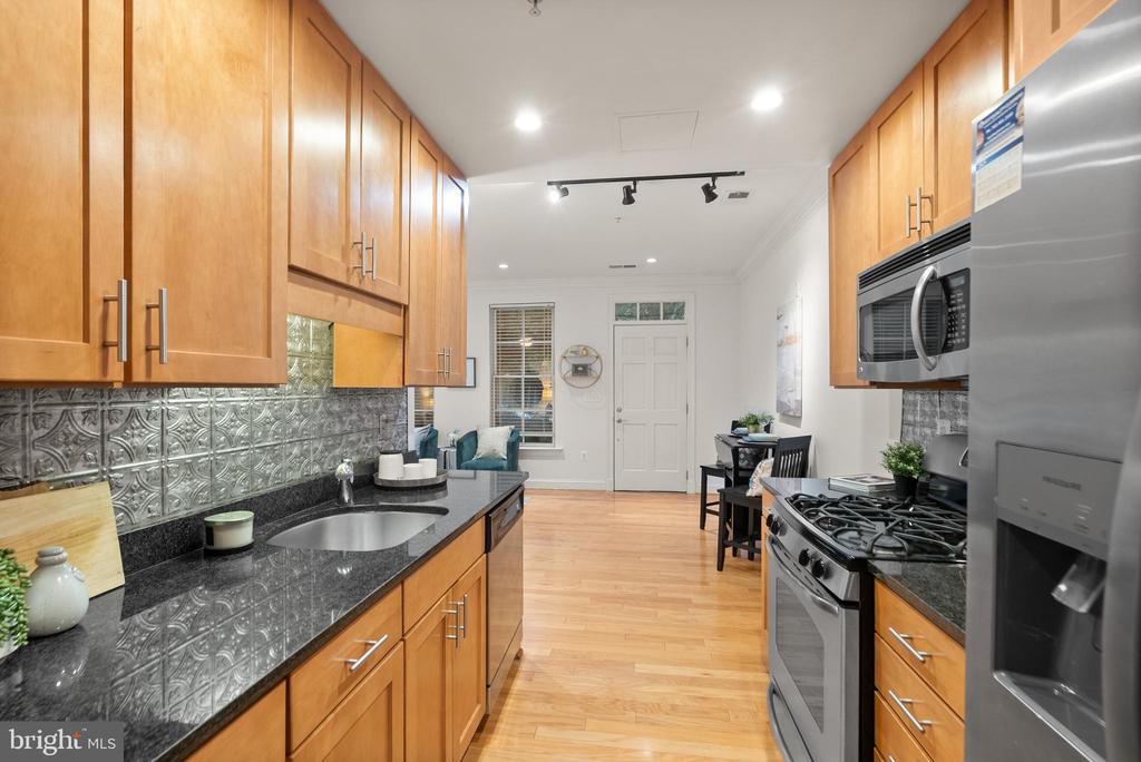1023 N ROYAL STREET 109