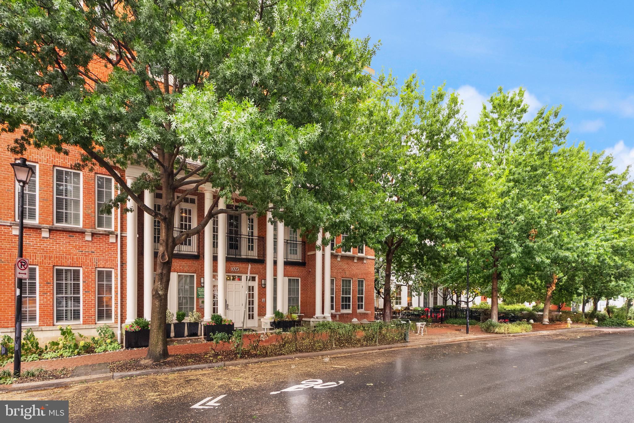 1023 N ROYAL STREET 109