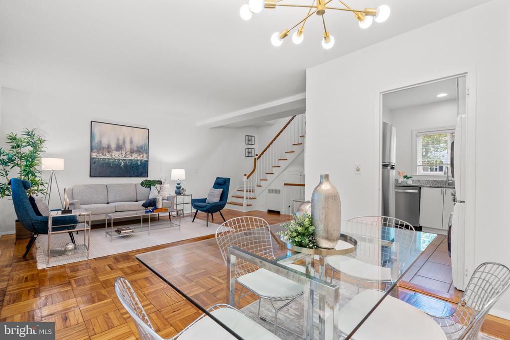 3704 LYONS LANE
