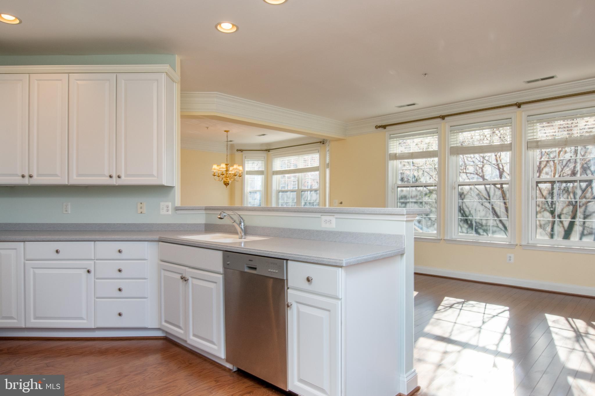 828 SLATERS LANE 107