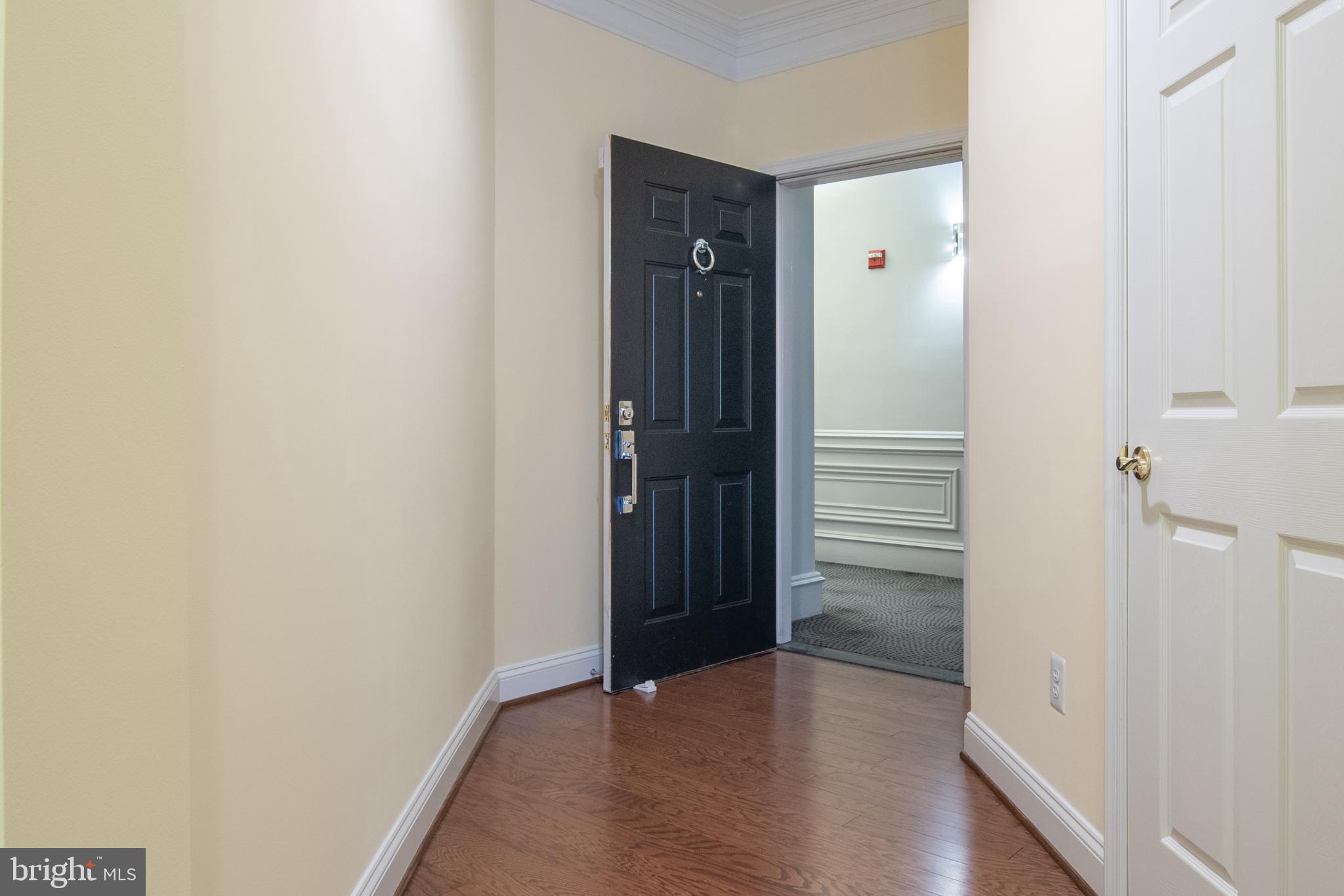 828 SLATERS LANE 107