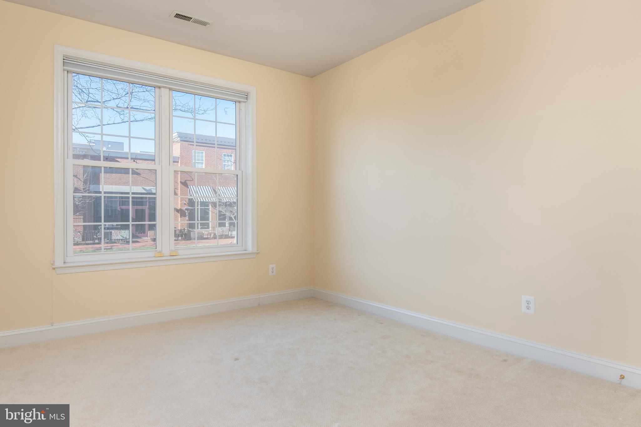 828 SLATERS LANE 107