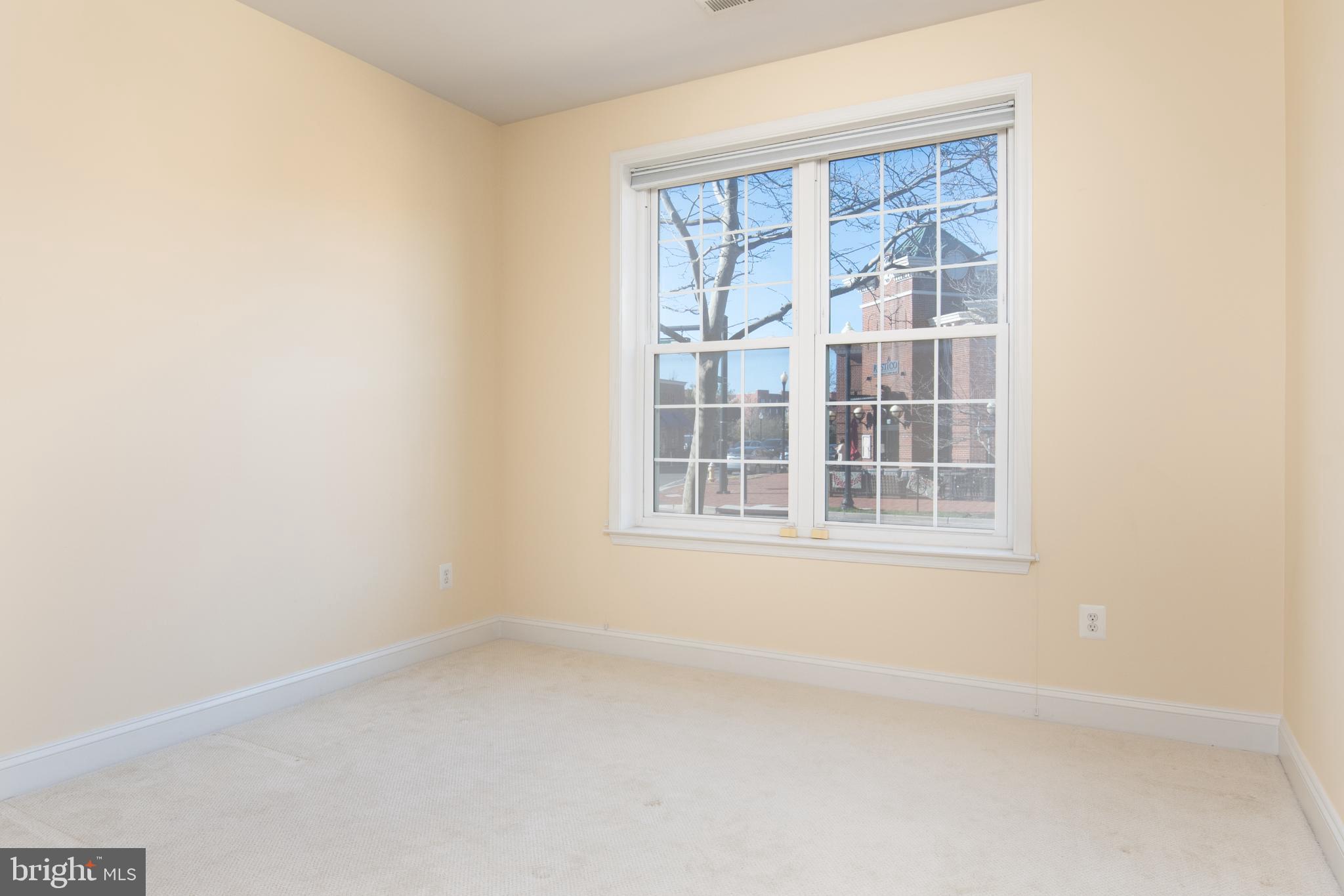 828 SLATERS LANE 107