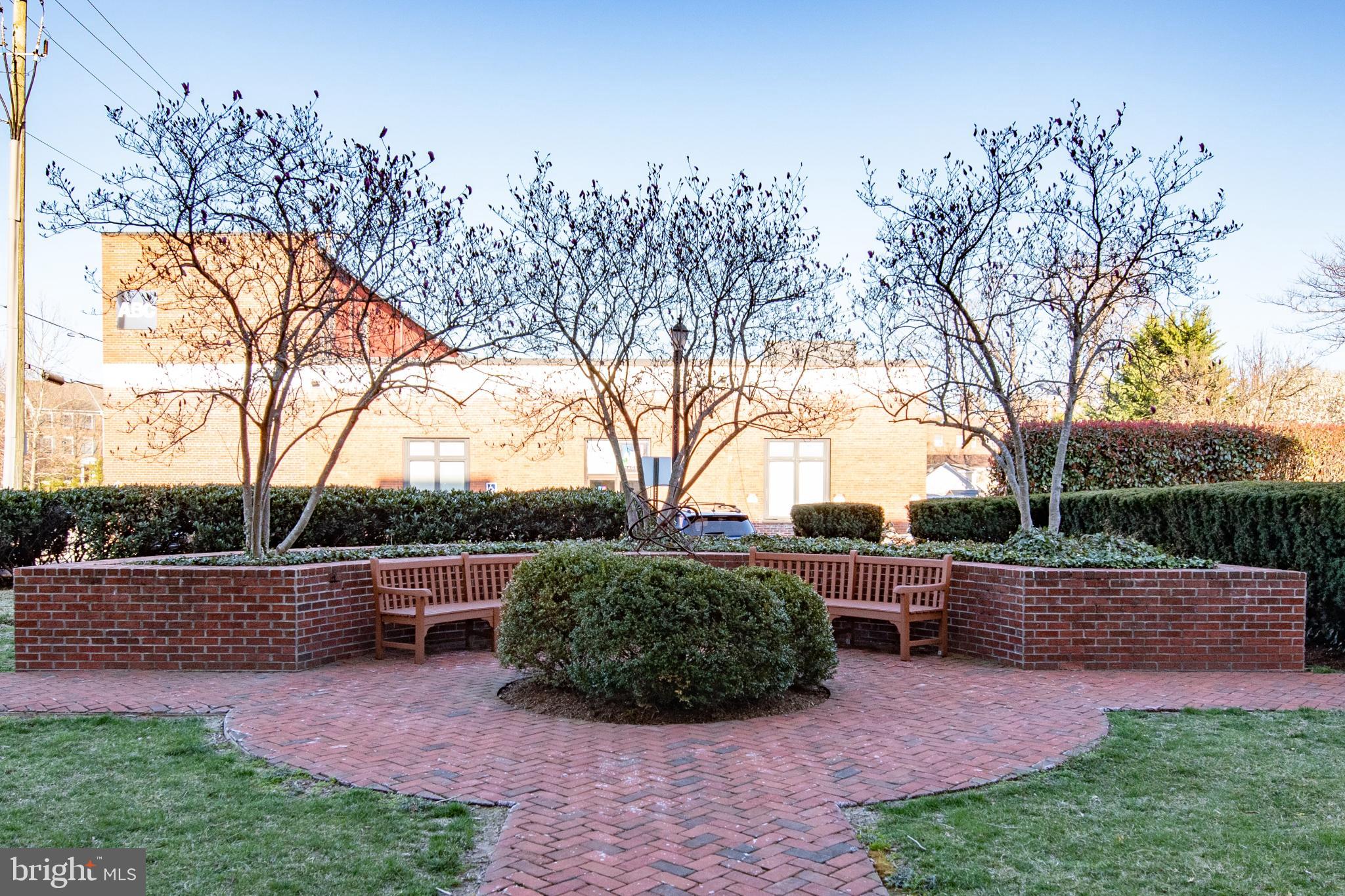 828 SLATERS LANE 107