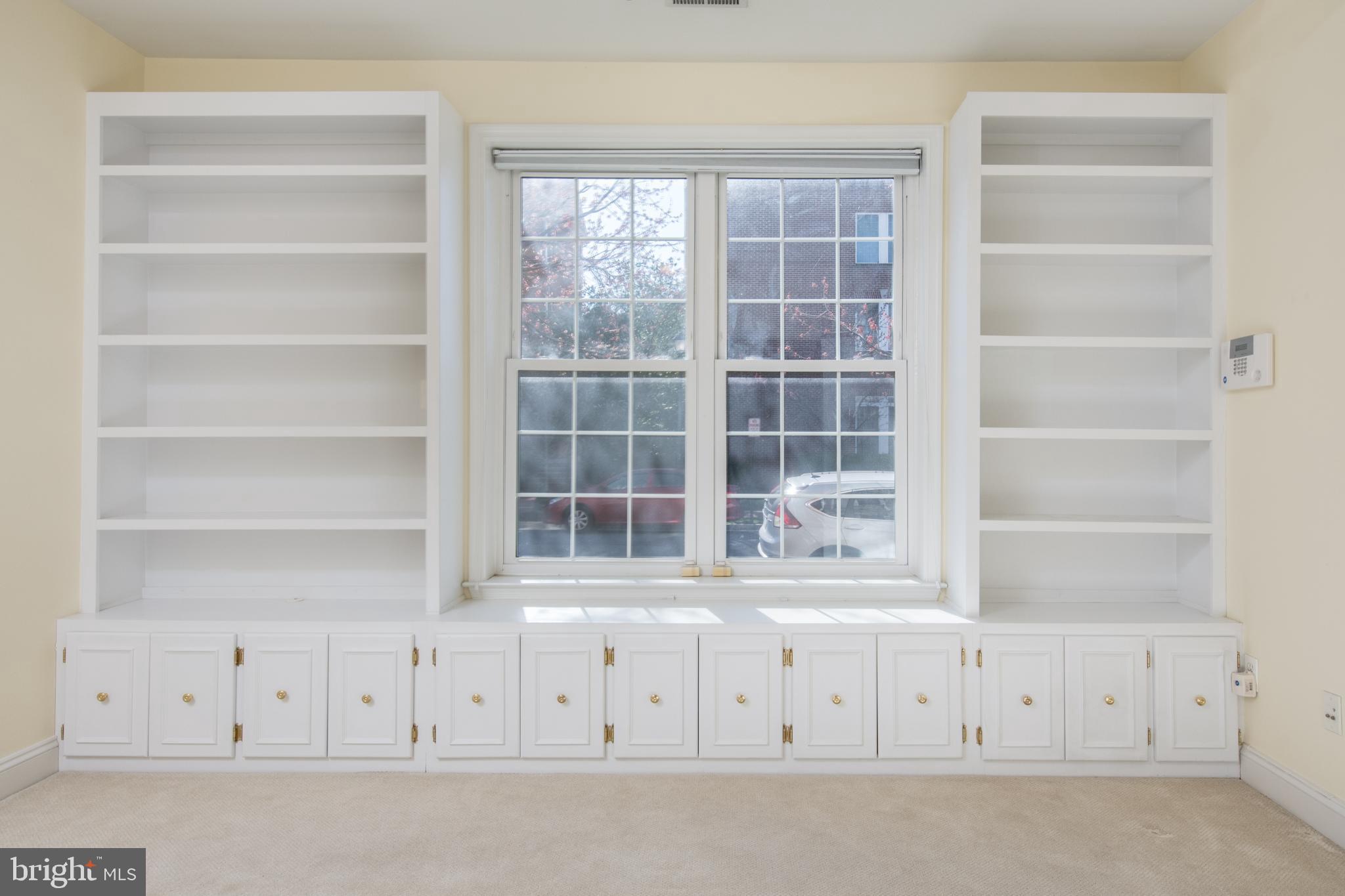 828 SLATERS LANE 107