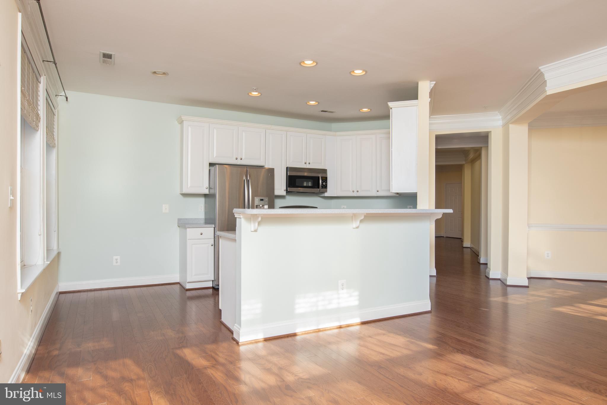 828 SLATERS LANE 107