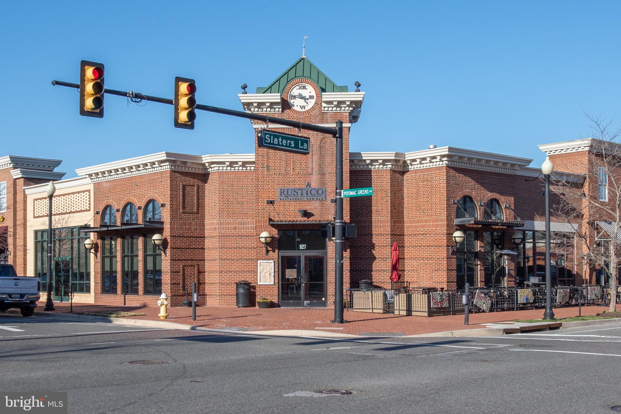 828 SLATERS LANE 107