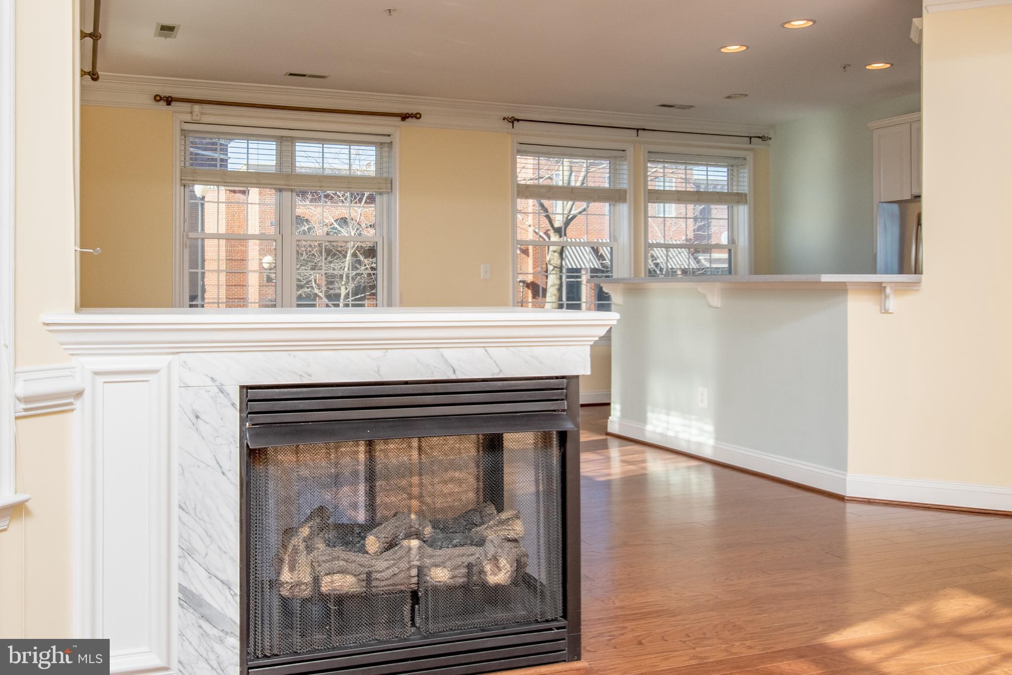 828 SLATERS LANE 107