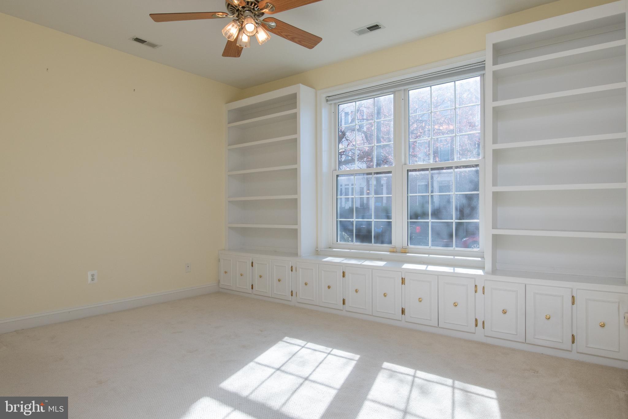 828 SLATERS LANE 107