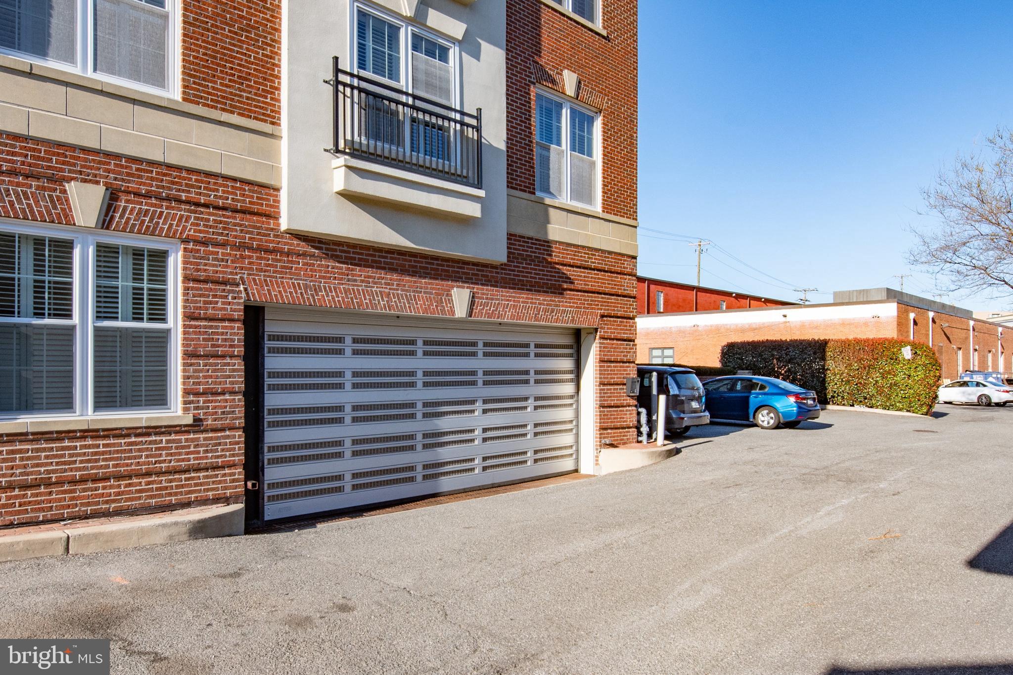 828 SLATERS LANE 107