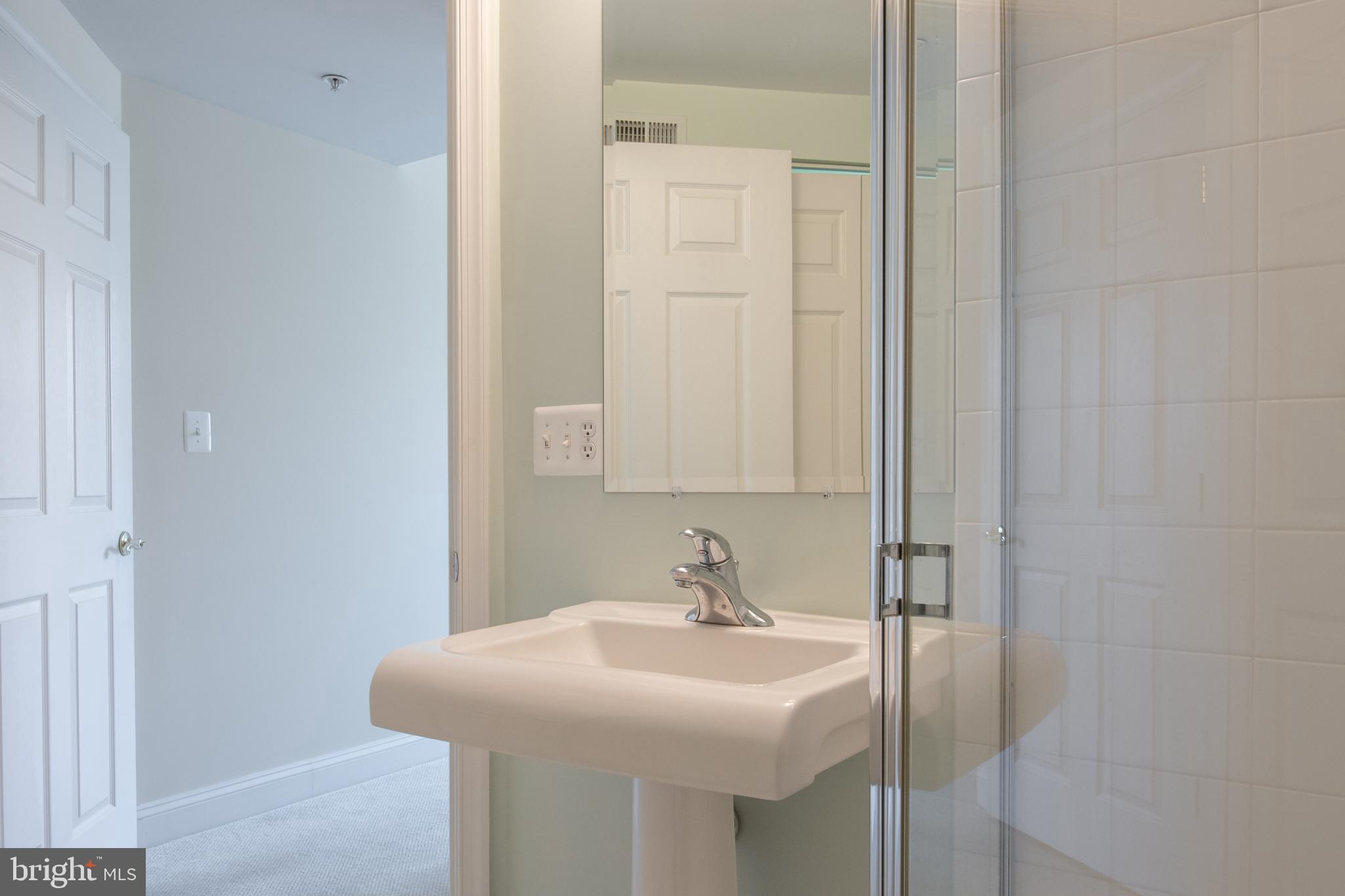 828 SLATERS LANE 107