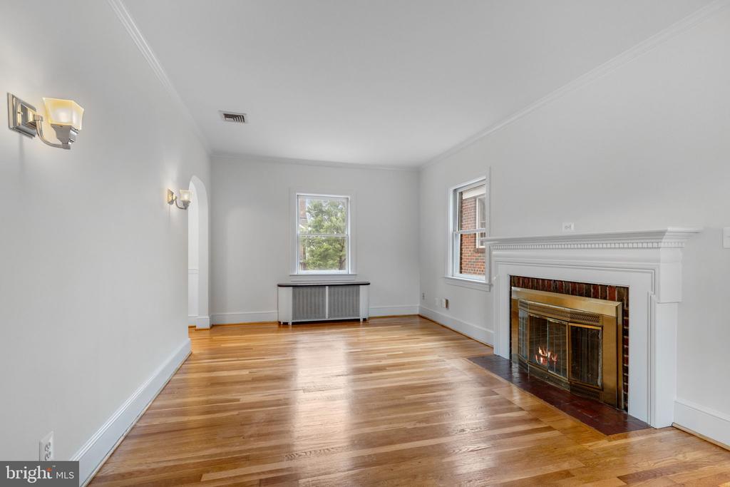 703 BRAXTON PLACE