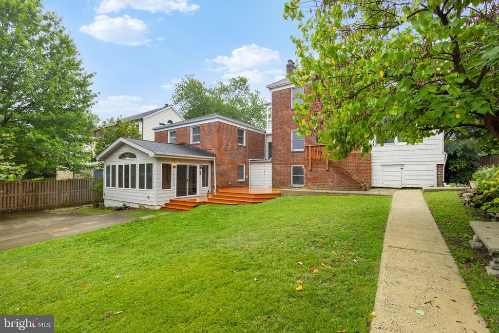 703 BRAXTON PLACE
