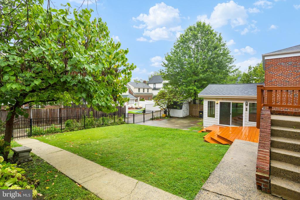 703 BRAXTON PLACE