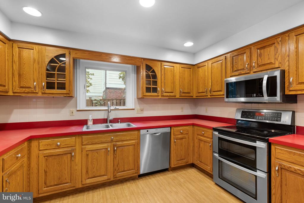 703 BRAXTON PLACE