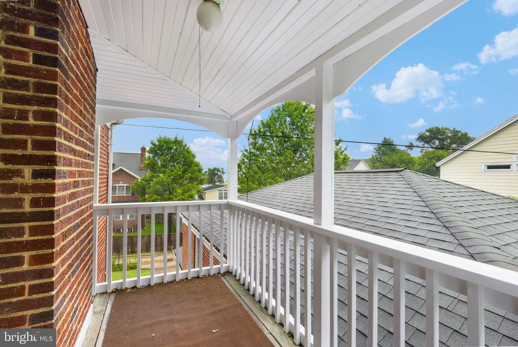 703 BRAXTON PLACE