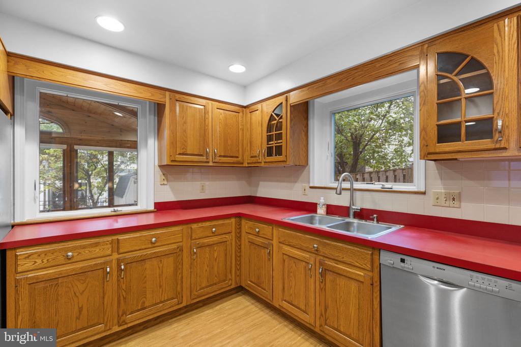 703 BRAXTON PLACE