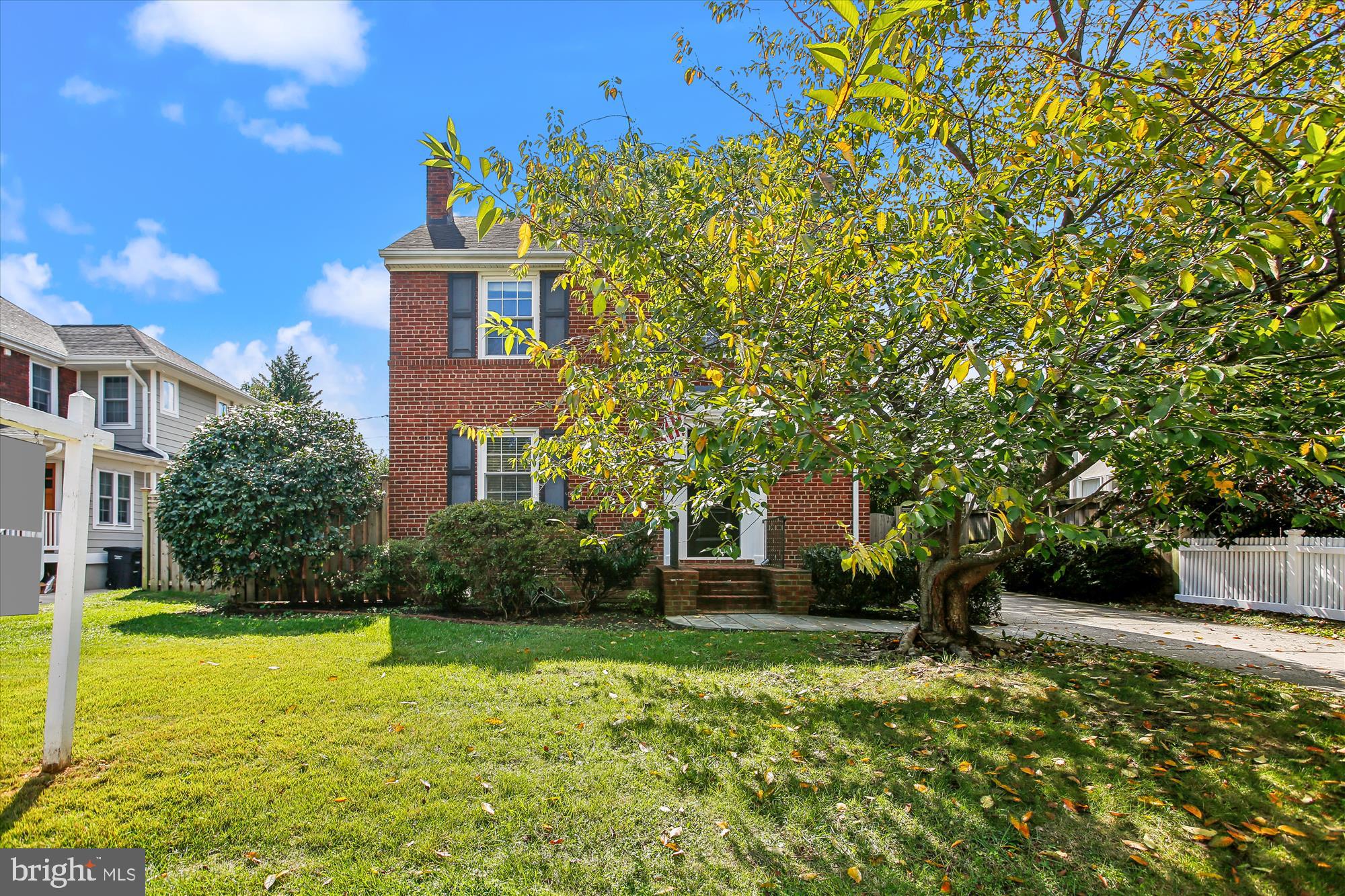 516 W WINDSOR AVENUE