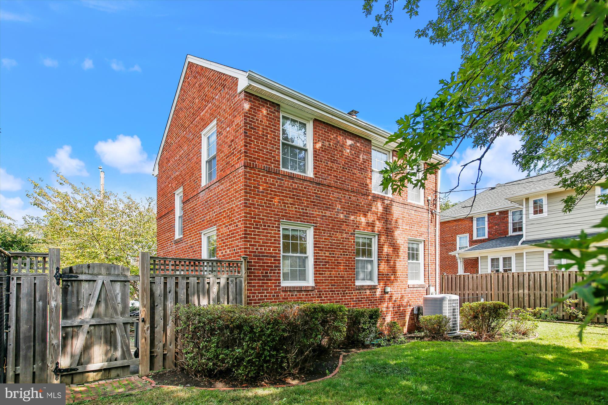 516 W WINDSOR AVENUE