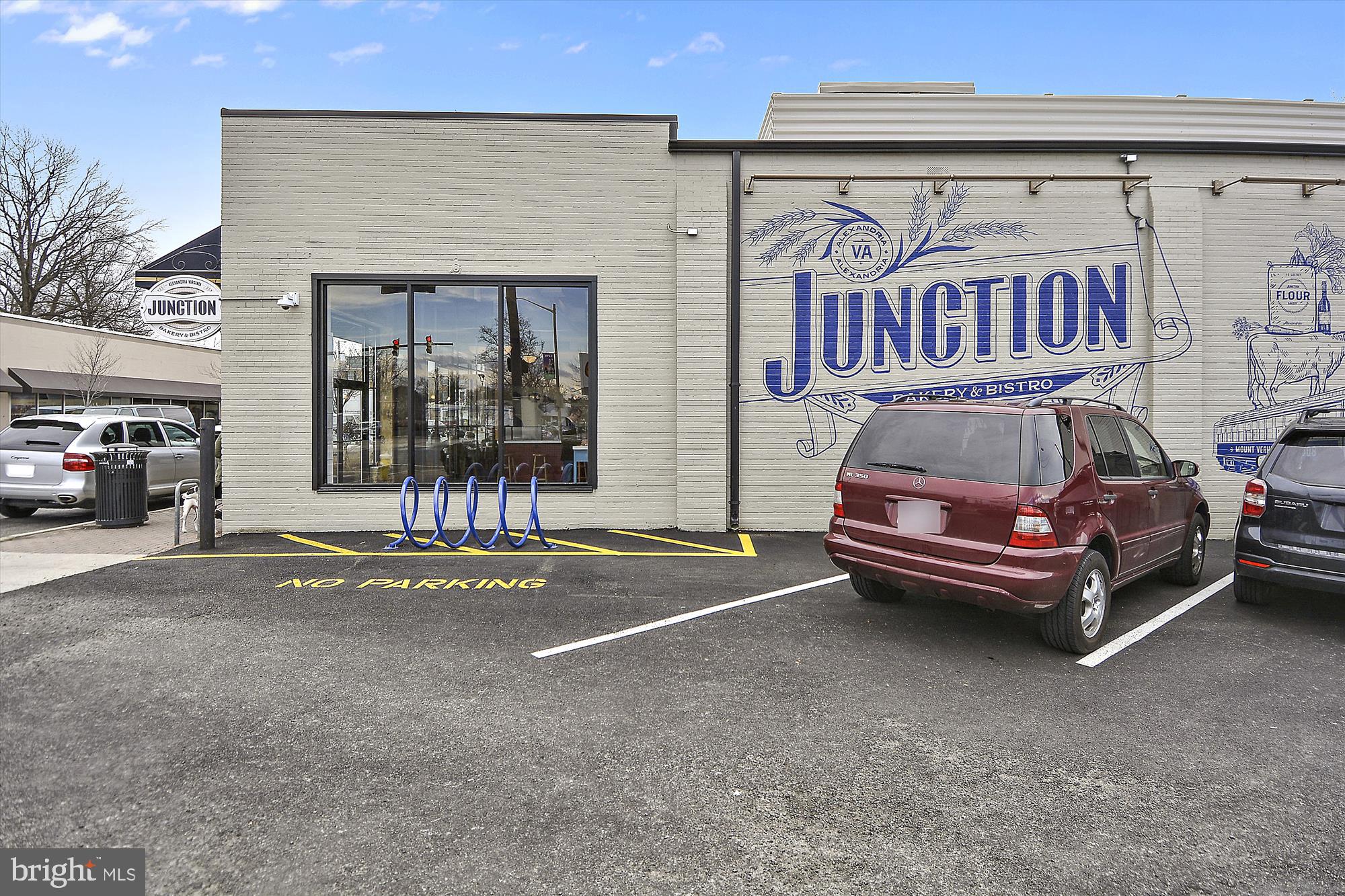 516 W WINDSOR AVENUE