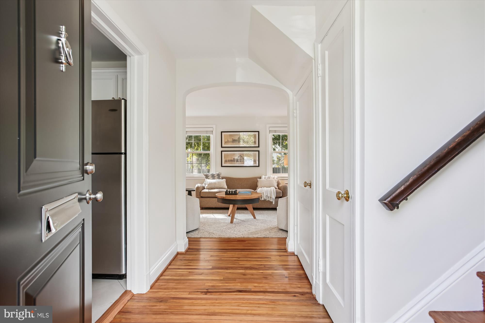 516 W WINDSOR AVENUE