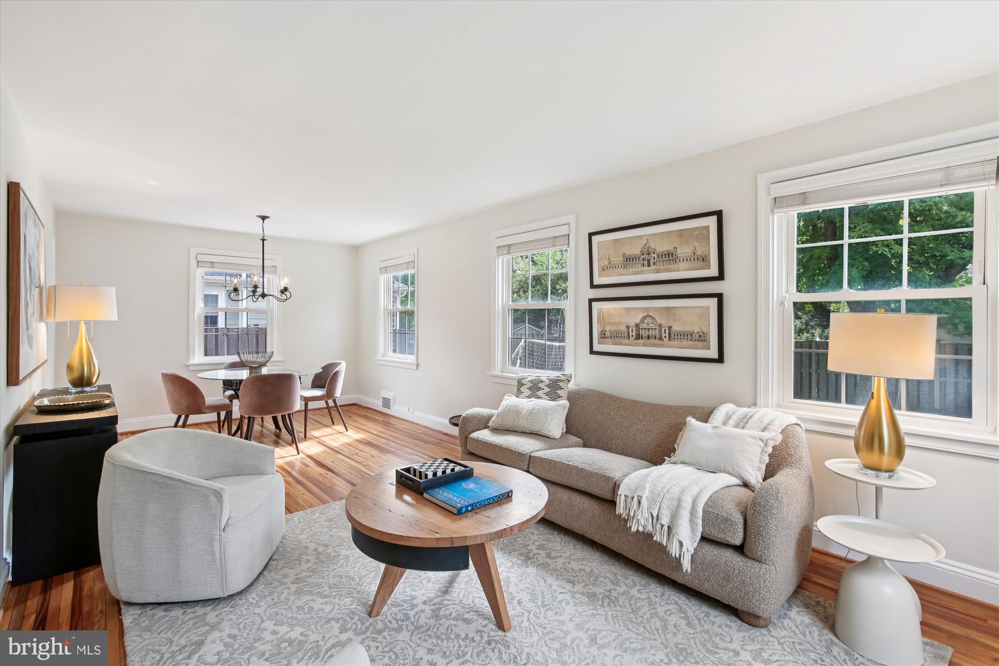 516 W WINDSOR AVENUE