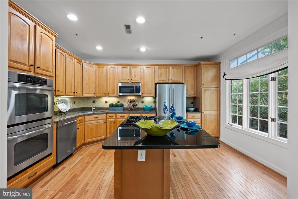 5015 WAPLE LANE