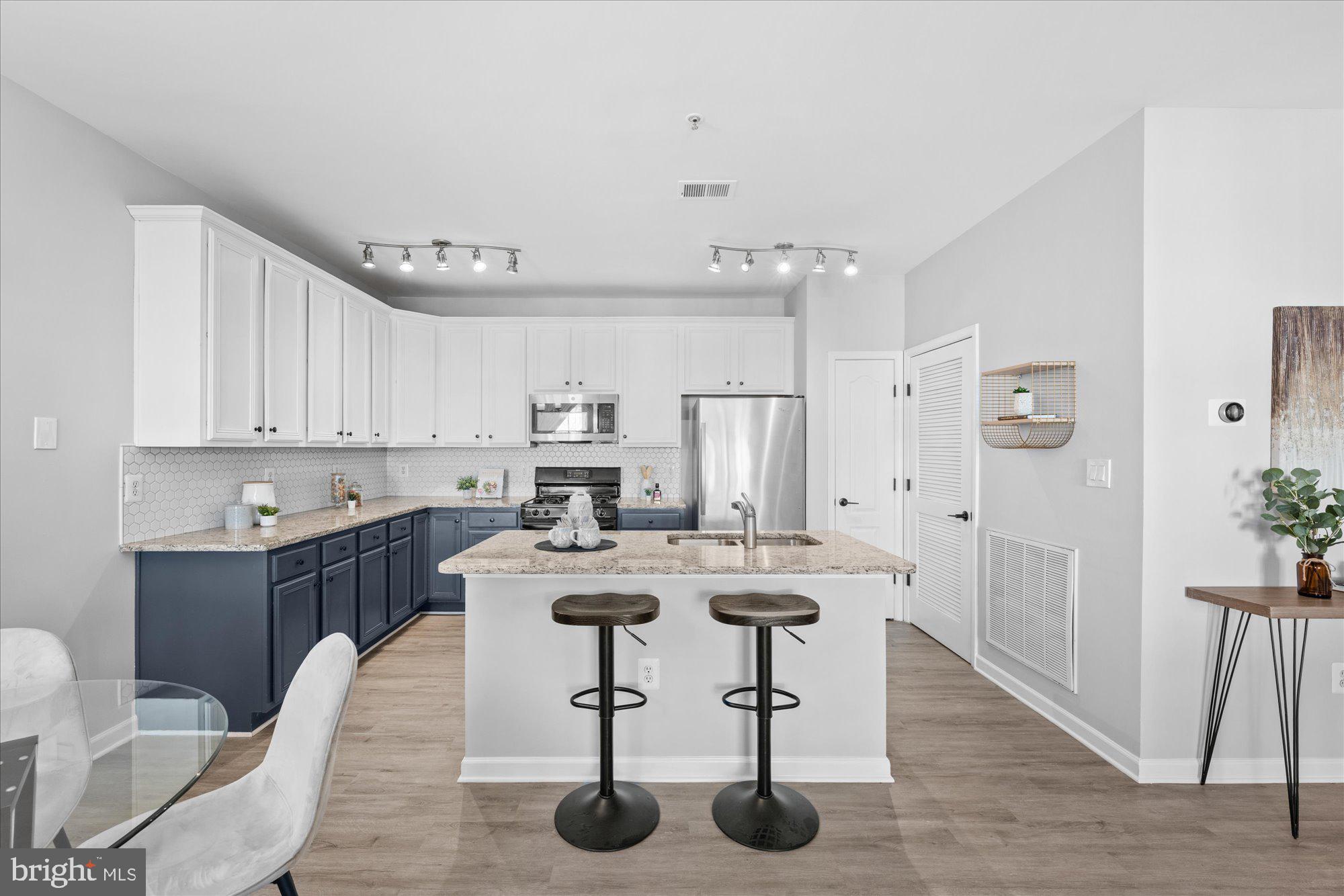 291 CAMERON STATION BOULEVARD 102