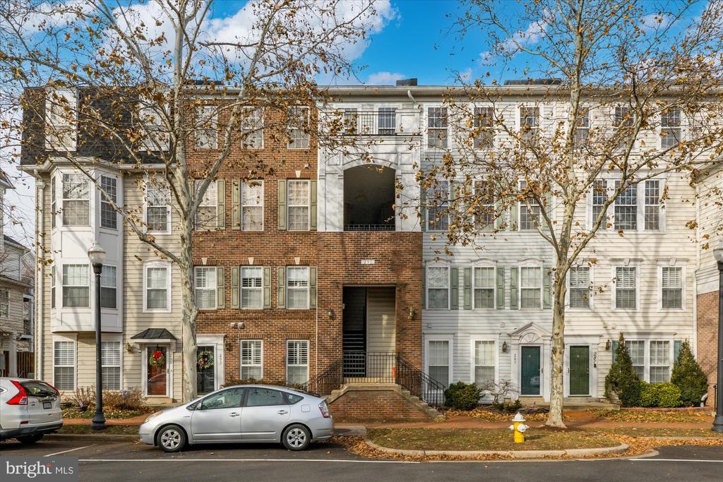 291 CAMERON STATION BOULEVARD 102
