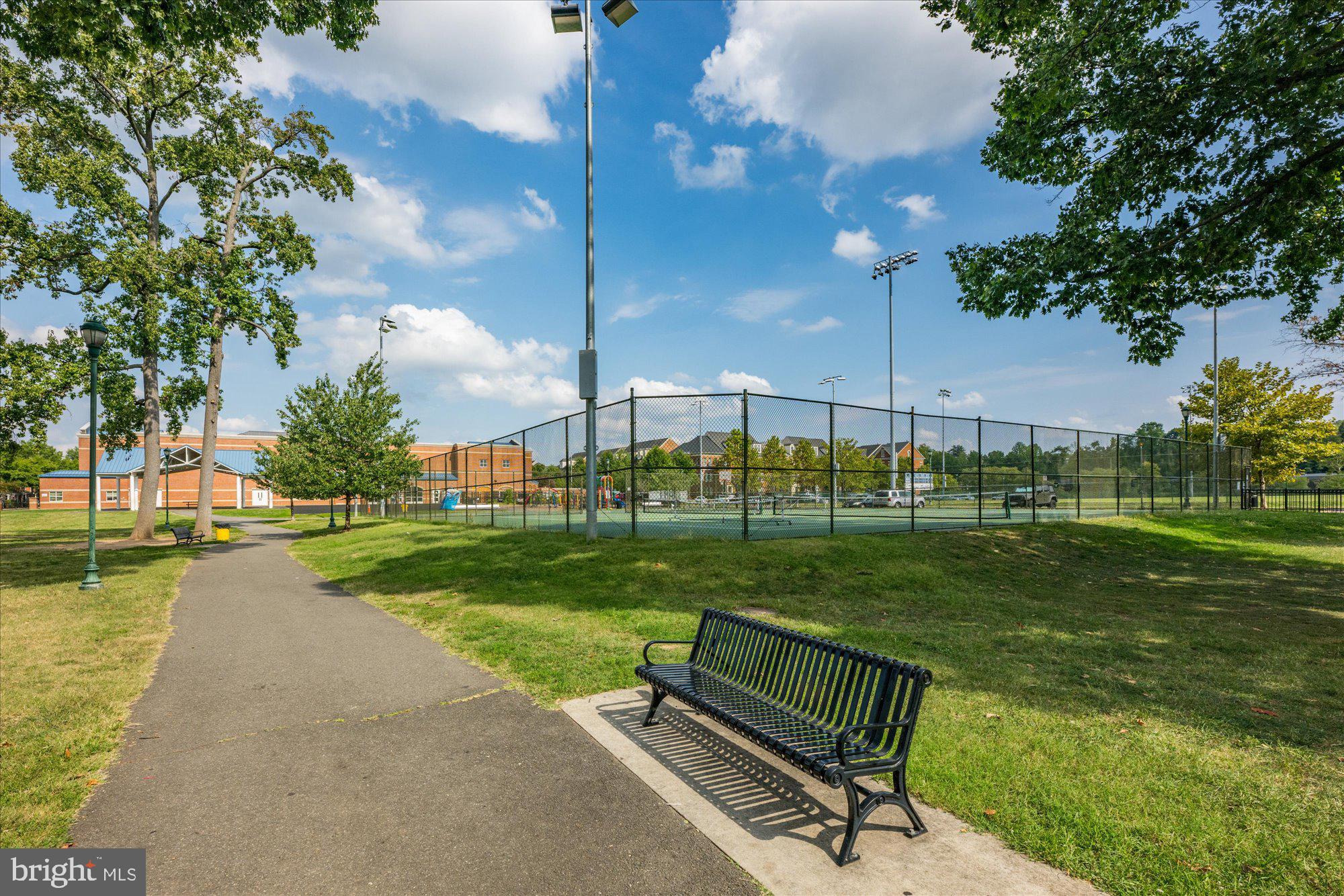 291 CAMERON STATION BOULEVARD 102