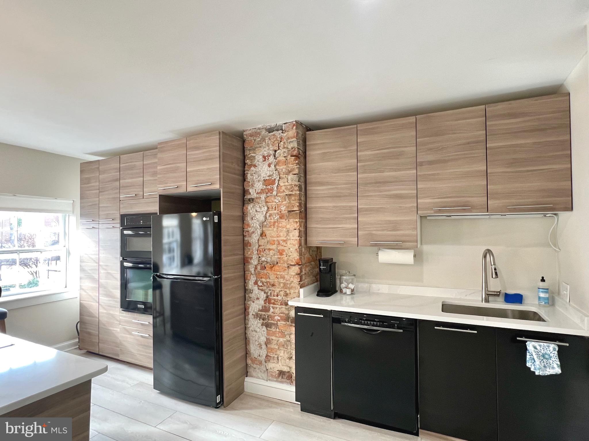 107 N FAIRFAX STREET N