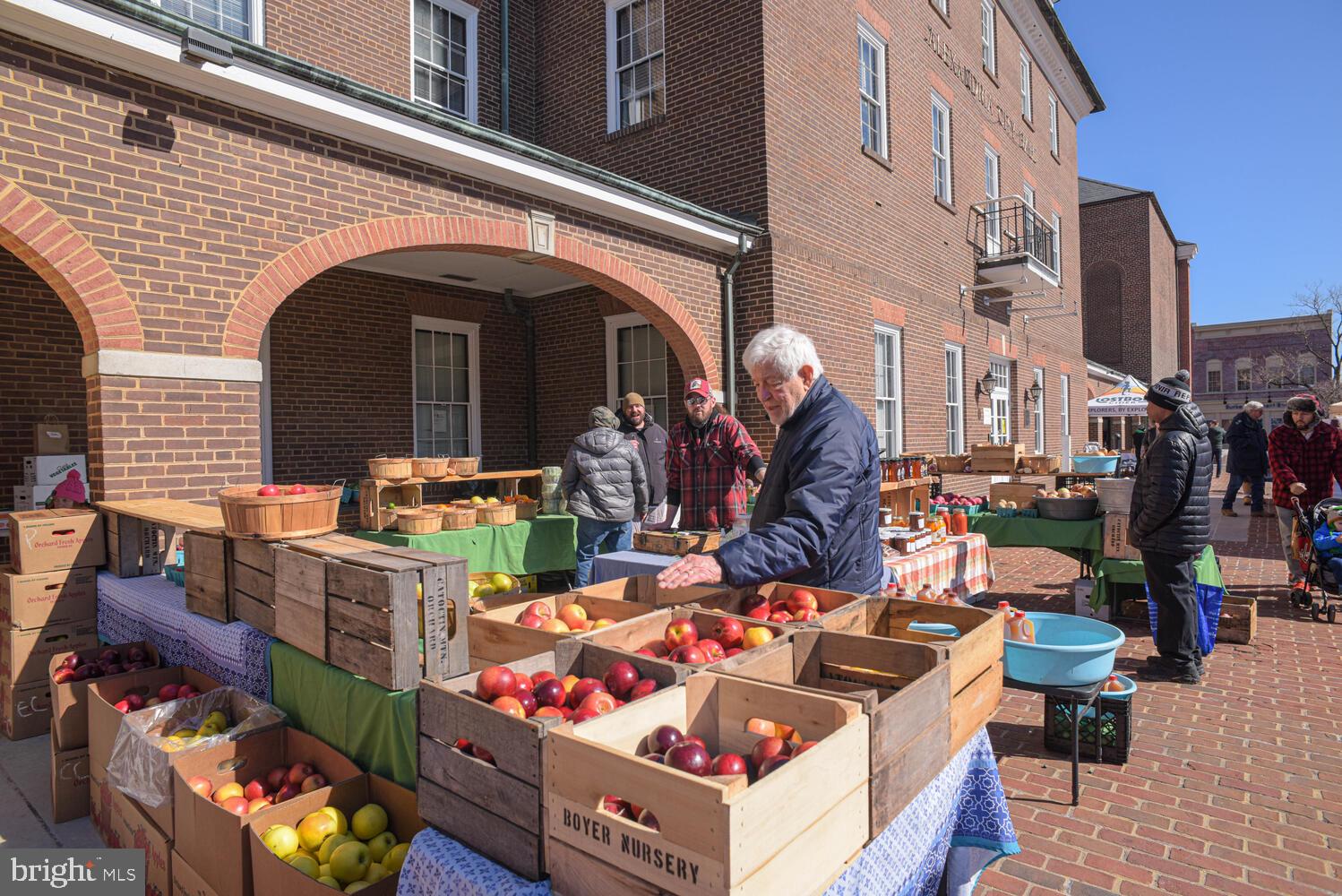 107 N FAIRFAX STREET N