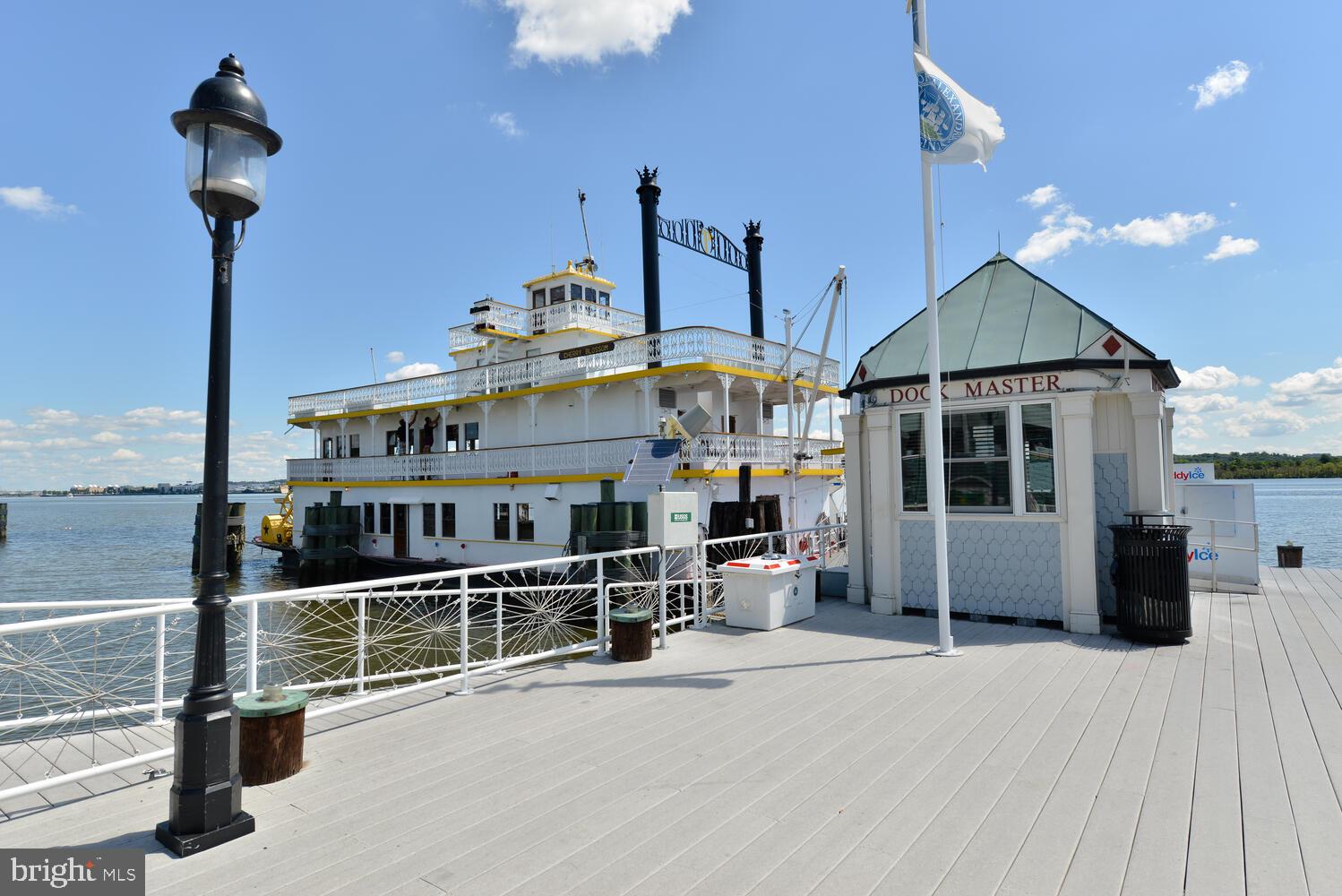 107 N FAIRFAX STREET N