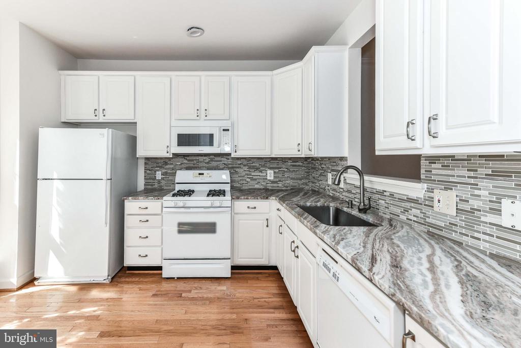 3819 DOMINION MILL DRIVE