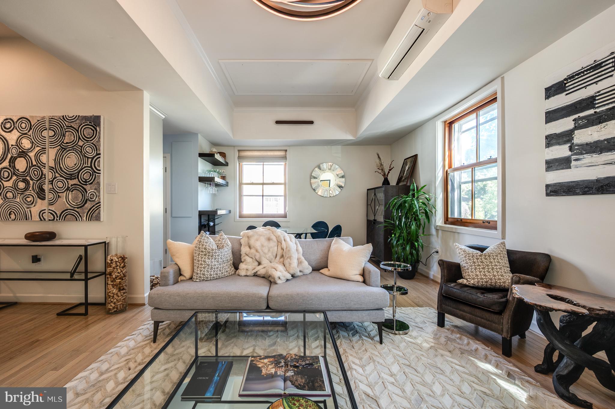 411 S COLUMBUS STREET 8