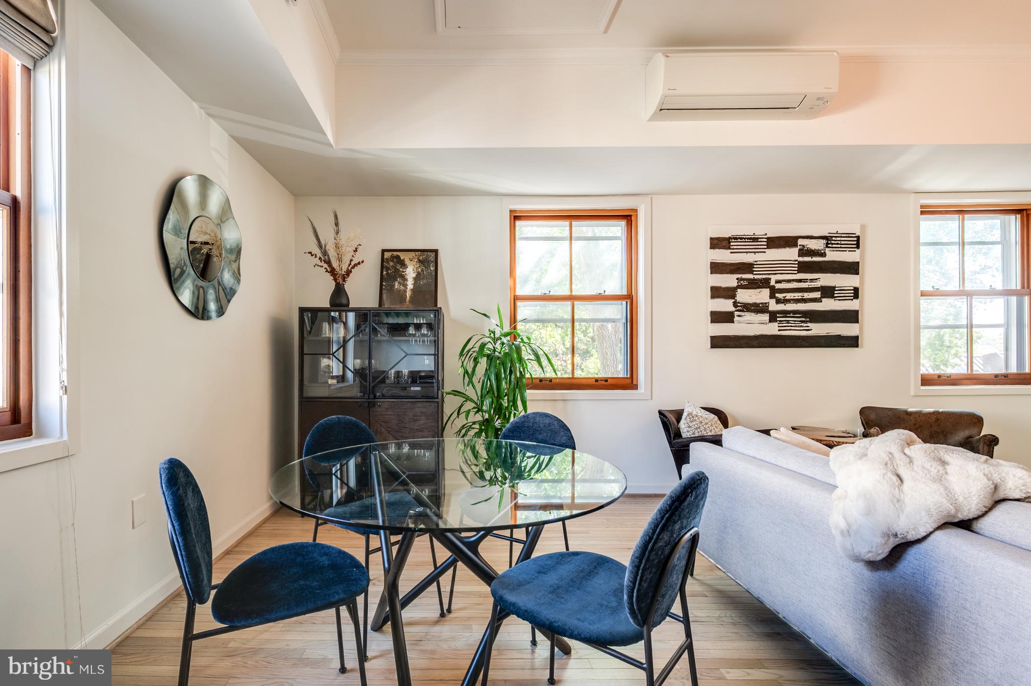 411 S COLUMBUS STREET 8