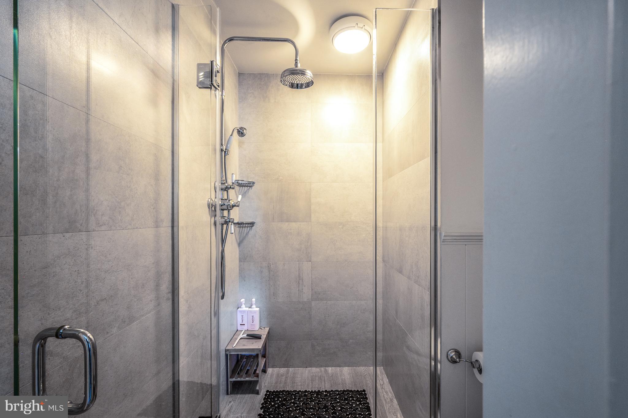 411 S COLUMBUS STREET 8