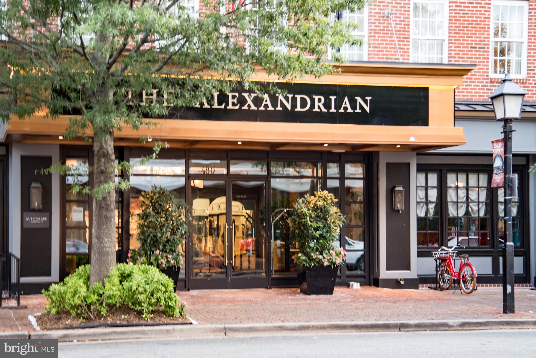 411 S COLUMBUS STREET 8