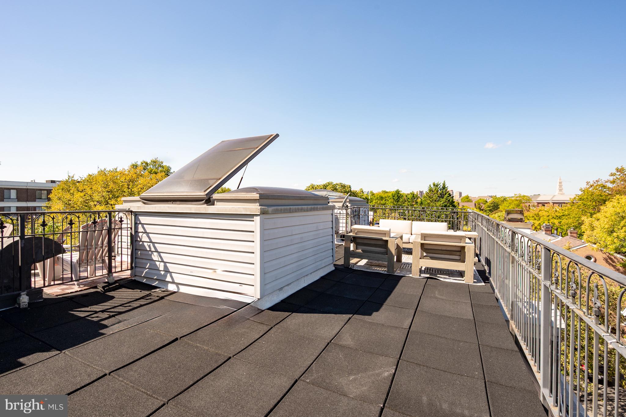 411 S COLUMBUS STREET 8