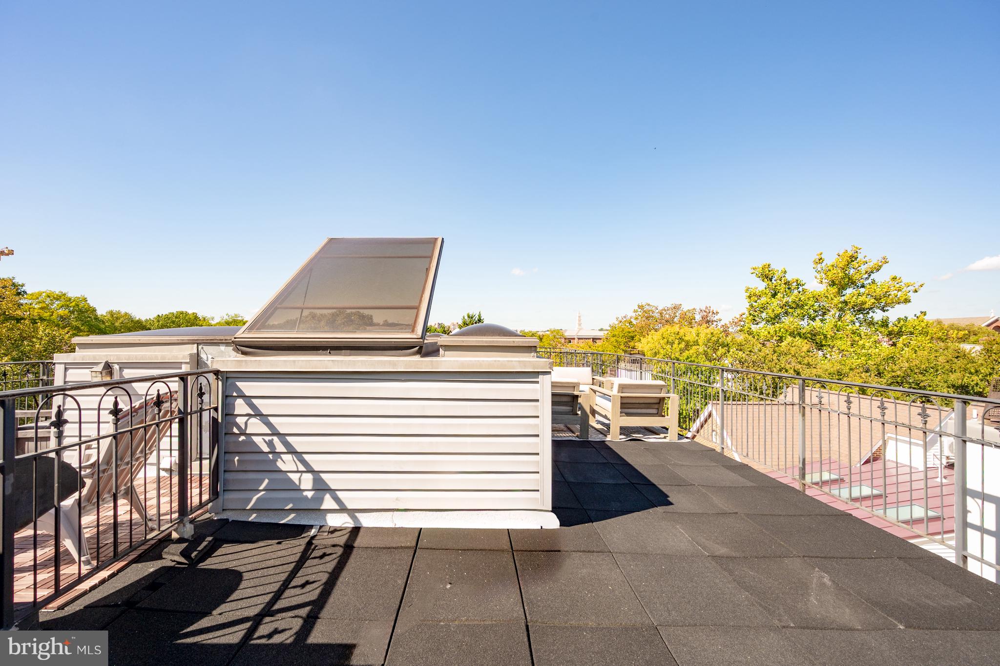 411 S COLUMBUS STREET 8