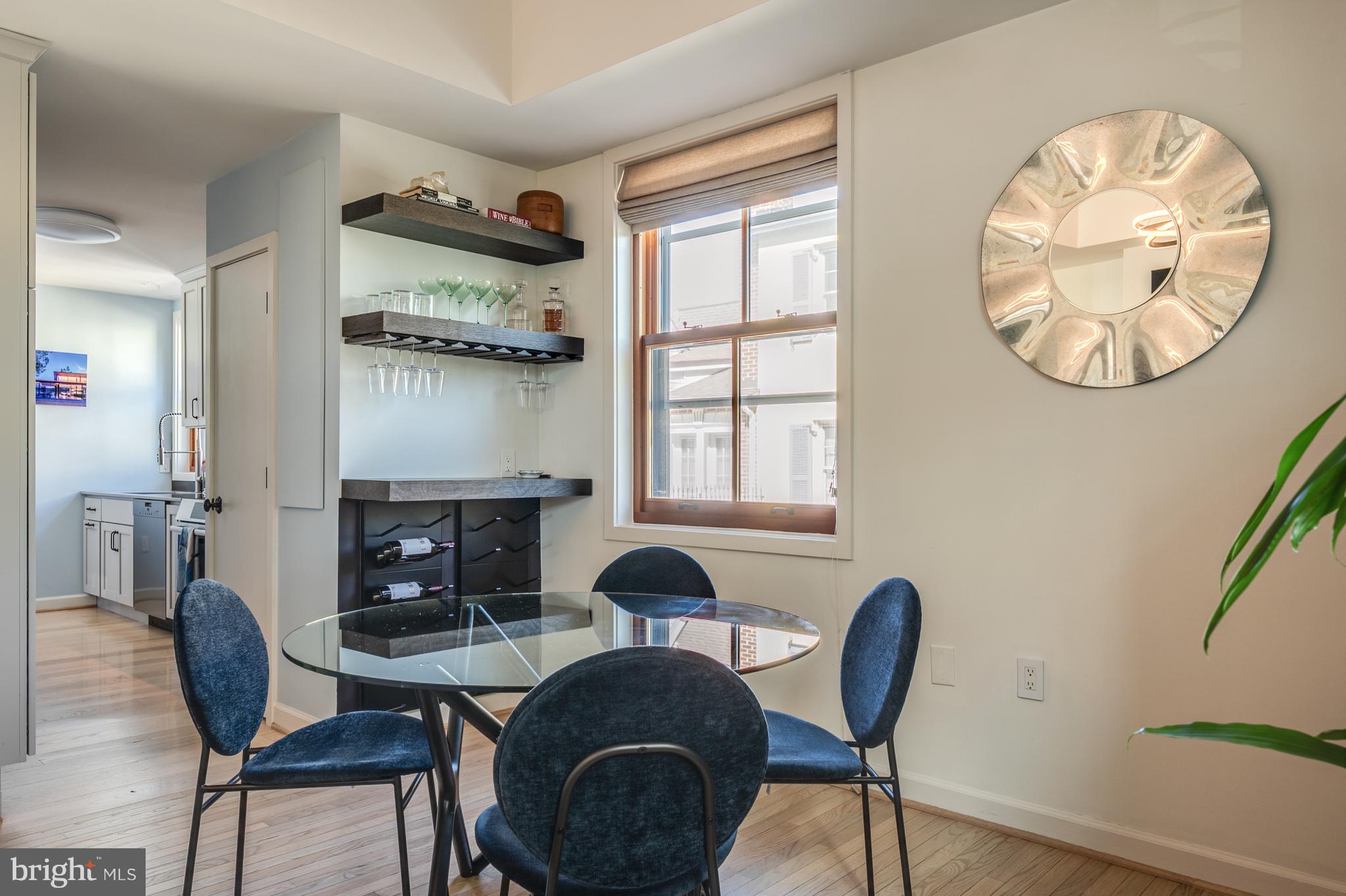 411 S COLUMBUS STREET 8