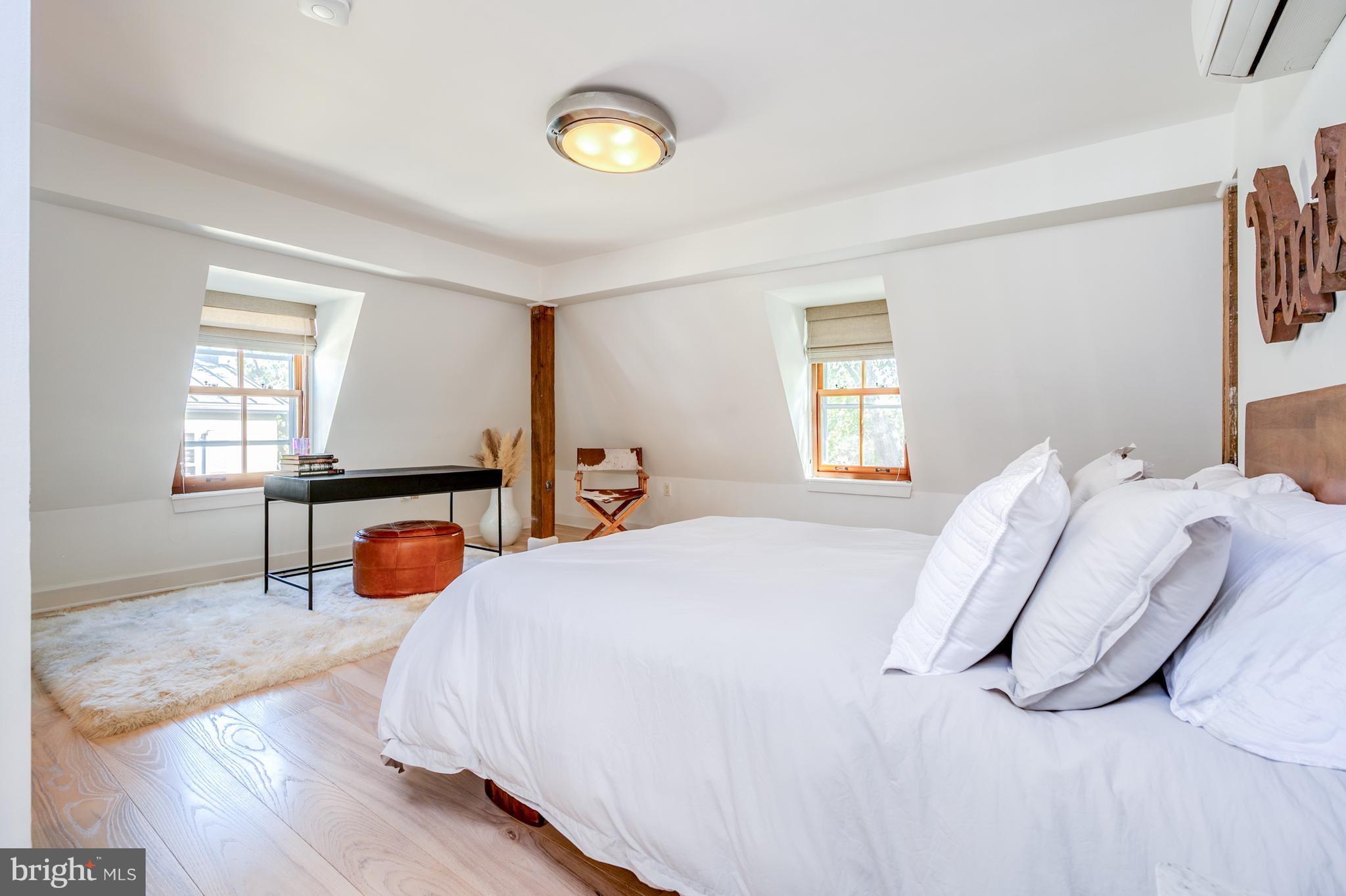 411 S COLUMBUS STREET 8