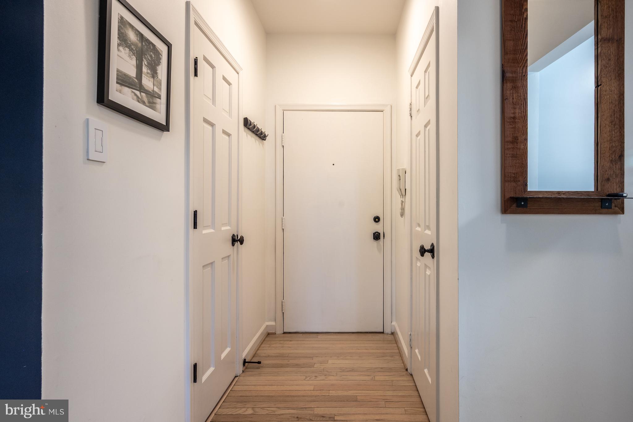 411 S COLUMBUS STREET 8