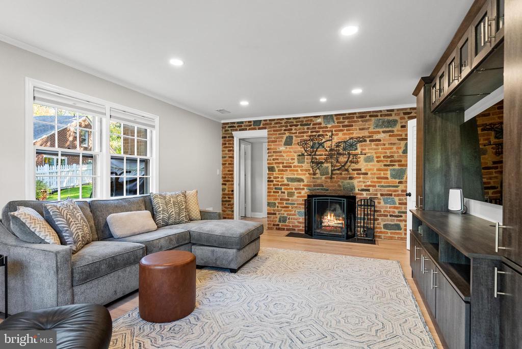 205 VASSAR PLACE