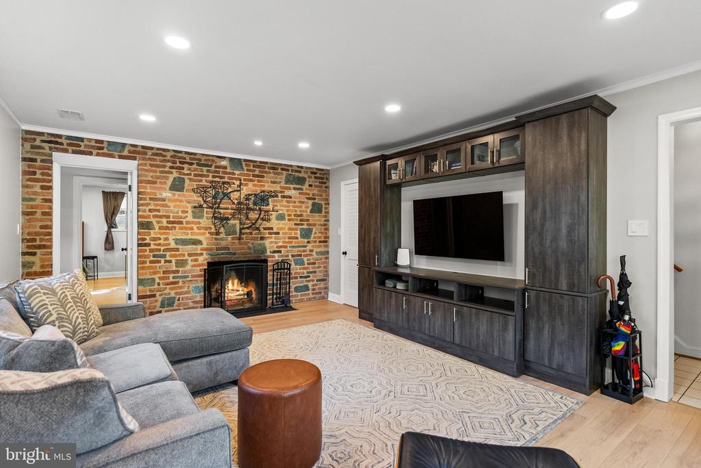 205 VASSAR PLACE