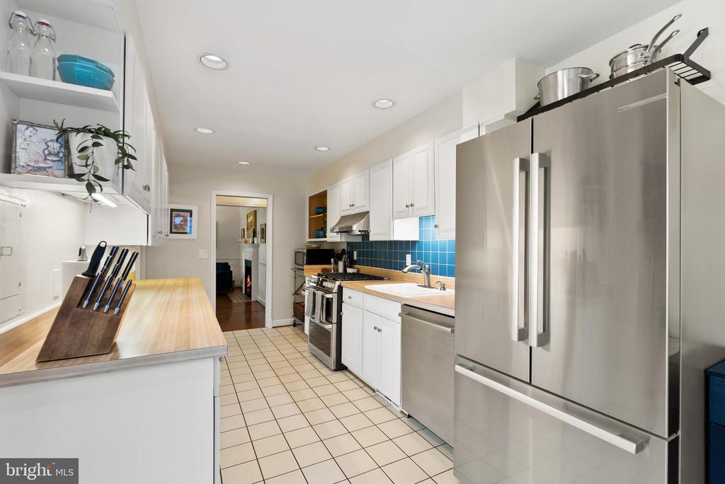 205 VASSAR PLACE