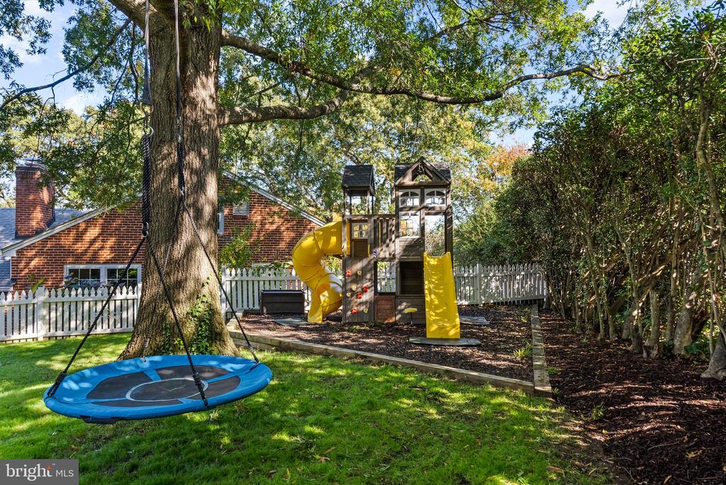 205 VASSAR PLACE