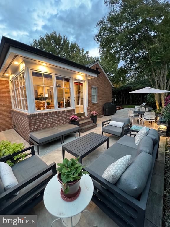 205 VASSAR PLACE