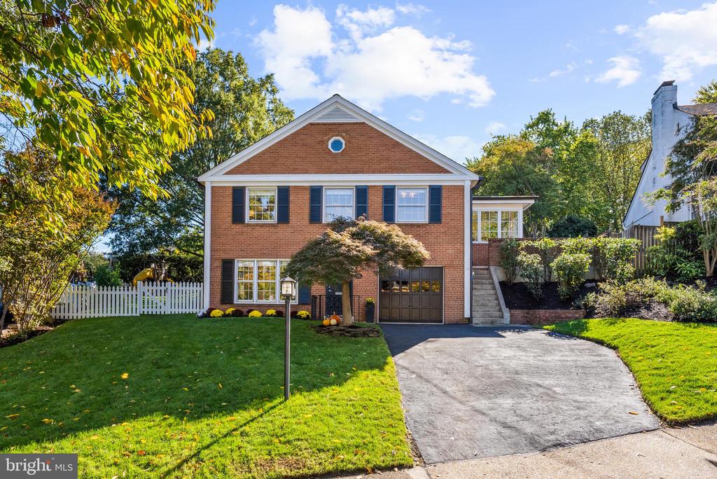 205 VASSAR PLACE