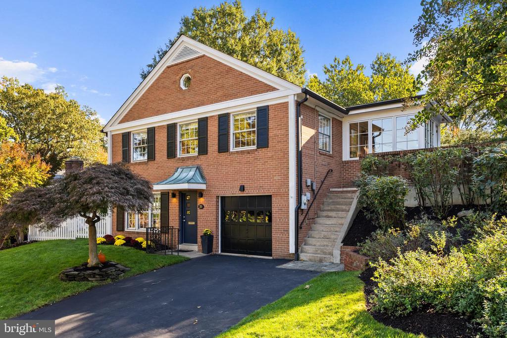 205 VASSAR PLACE